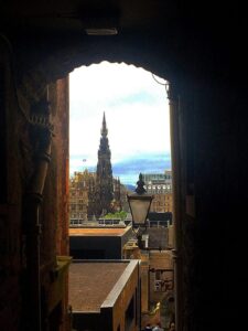 When you tour Edinburgh Scotland in 4 days, make sure you include the Royal Mile on your Edinburgh Scotland itinerary.