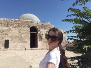 Solo female travel in the middle east to the citadel of amman in Jordan.